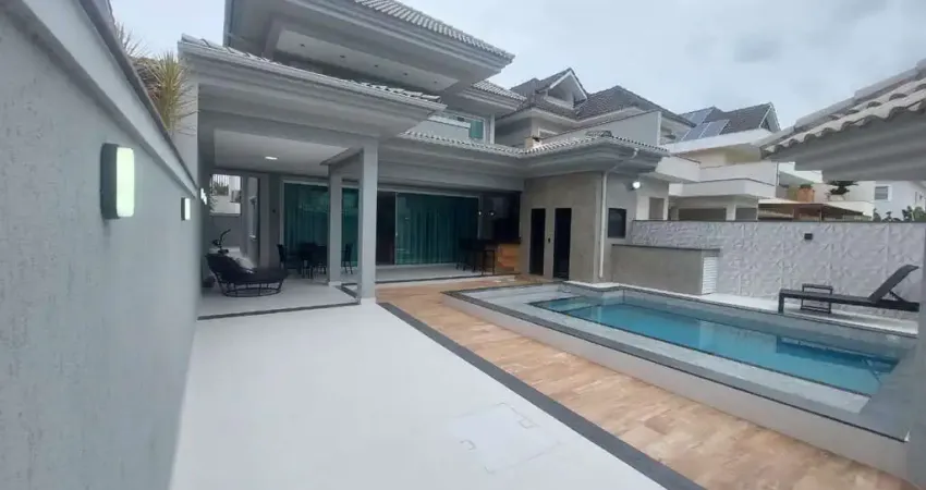 Casa em condomínio fechado com 4 quartos à venda na Estrada Vereador Alceu de Carvalho, 555, Vargem Grande, Rio de Janeiro