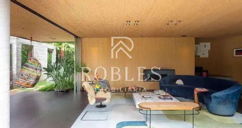 Casa com 548 m², 6 quartos sendo 6 suítes à venda no bairro Alto de Pinheiros.