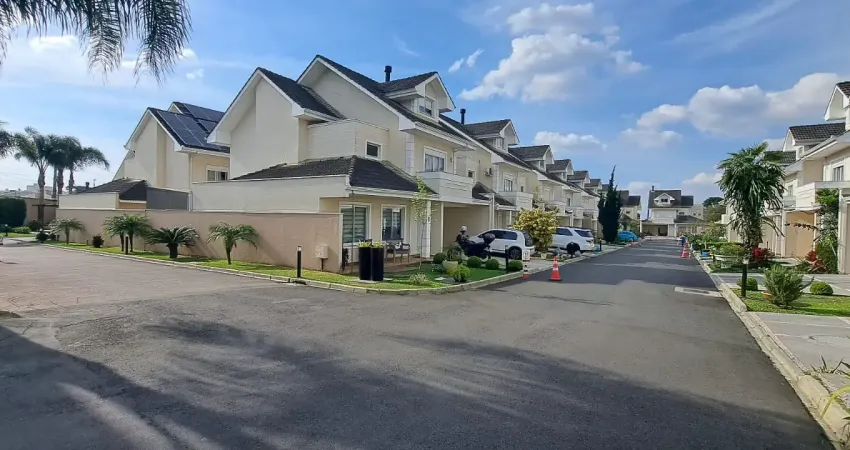 Sobrado triplex 3 quartos, mobilíado no condomínio vinhas san tiera