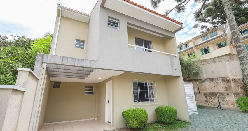 Exelente sobrado exclusivo com amplo quintal no gabirotuba