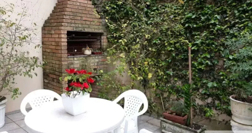 Casa 3 dormitórios sendo 1 suíte 2 vagas no Morumbi