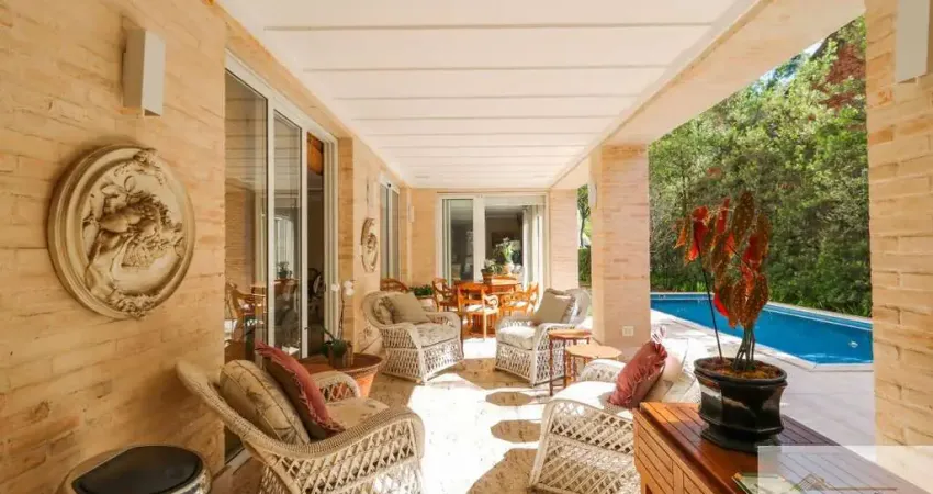 Casa em condomínio, 885mts,5 suítes, 8 vagas na vila morumbi