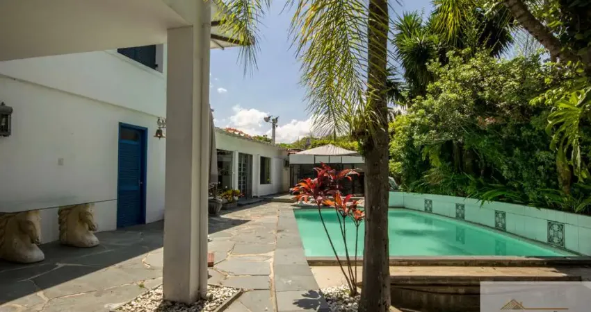 Sobrado Residencial, 850 mts, 5 dormitórios, 6 vagas, no Morumbi