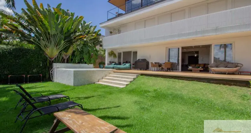 Sobrado Residencial, 490 mts, 3 dormitórios, 6 vagas, no Jardim Guedala