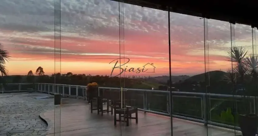 Chácara cinematográfica em condomínio / 03 dormitórios com 1 suíte / Vila São Geraldo / 9.900 m² de terreno / 340 m² de área construída / São José dos