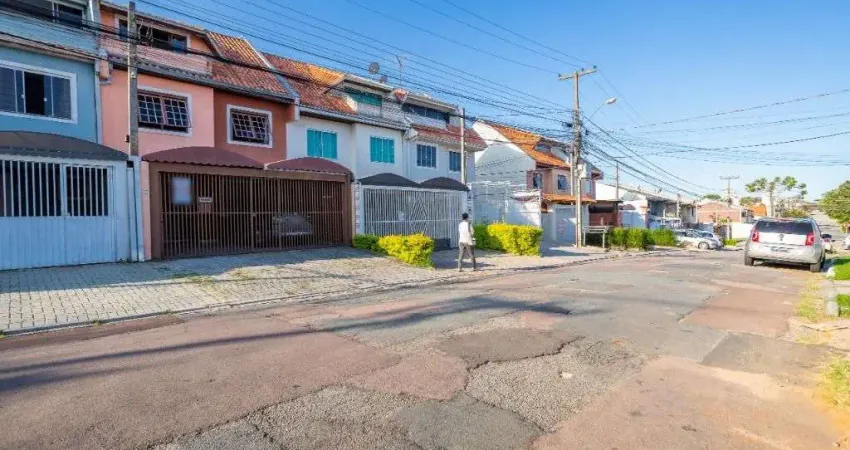 Sobrado com 3 dormitórios à venda, 124 m² por R$ 579.000,00 - Novo Mundo - Curitiba/PR