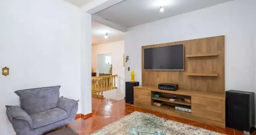 Casa em almirante tamandaré com 2 pisos, 218,00m², divisa com santa felicidade