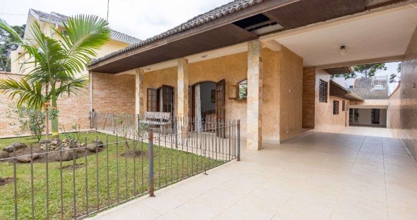 Casa térrea à venda no Santa Cândida com quintal e espaço gourmet