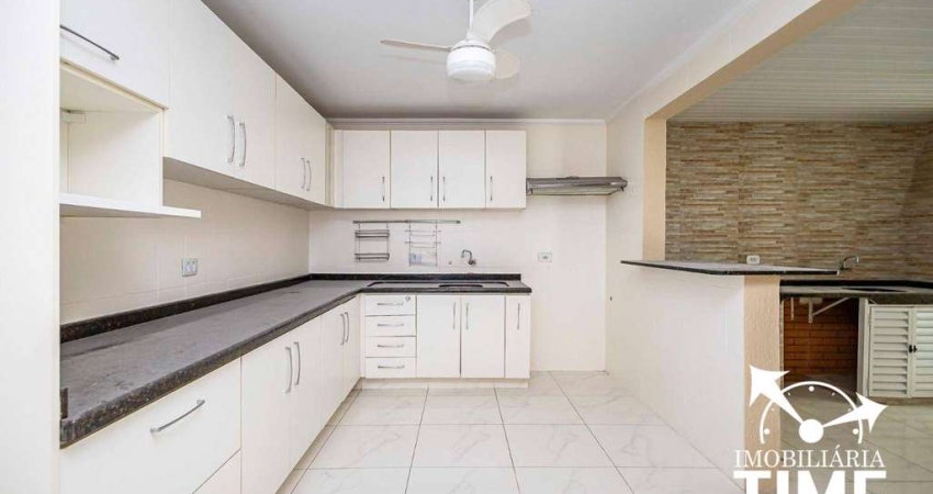Sobrado  à venda no Santa Cândida – 3 Quartos, suíte com banheira e closet e jardim de inverno