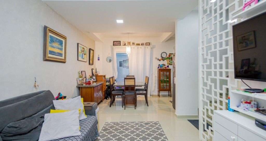 Sobrado com 3 dormitórios à venda, 87 m² por R$ 457.999,00 - Santa Cândida - Curitiba/PR