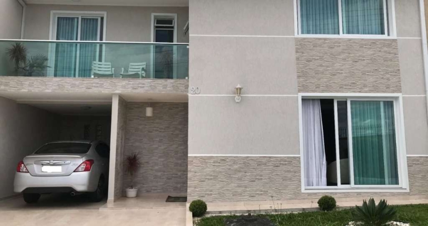 Sobrado  à venda no Santa Cândida – 3 Quartos, suíte com banheira e closet e jardim de inverno