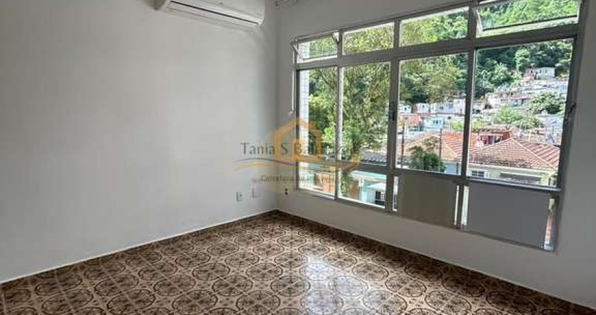 Apartamento de Frente - Bairro Marapé, em Santos/SP.