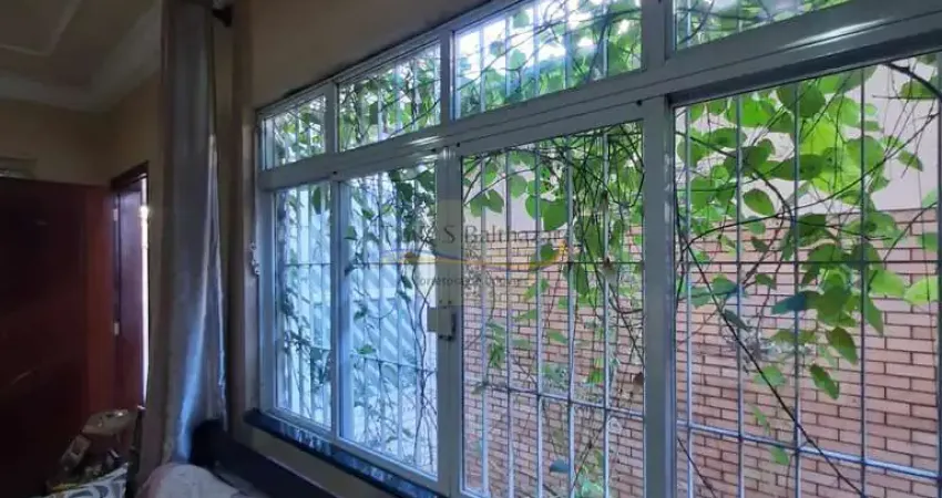 Ótima Casa Sobreposta Térrea à venda, no Bairro Vila Valença, em São Vicente.