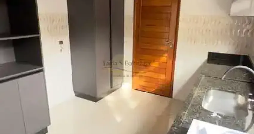 Sobrado à venda no bairro Canto do Forte - Praia Grande/SP