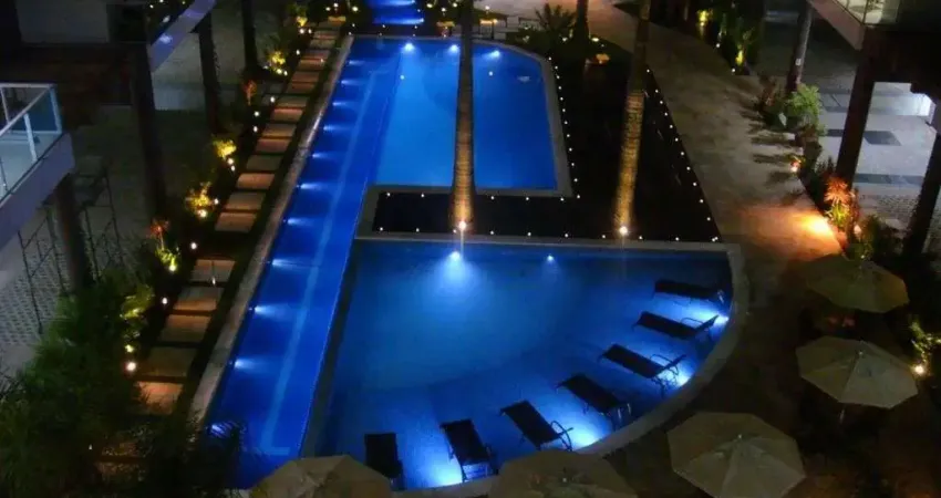 Apartamento mobiliado com 03 dormitórios com piscina na praia do centro de bombinhas