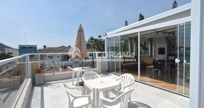 Cobertura duplex com vista mar, com 02 dormitórios, localizado na Avenida de Bombinhas.