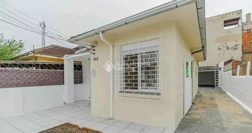 Casa em condomínio fechado com 2 quartos à venda na Rua Irmão Weibert, 346, Vila João Pessoa, Porto Alegre