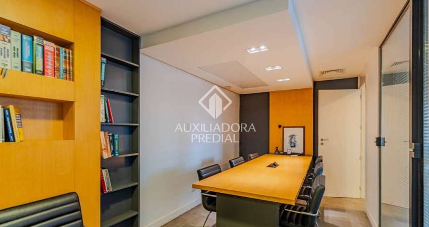 Sala comercial à venda na Rua Washington Luiz, 1010, Centro Histórico, Porto Alegre