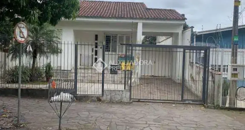 Casa com 3 quartos à venda na Avenida Nilo Ruschel, 194, Morro Santana, Porto Alegre