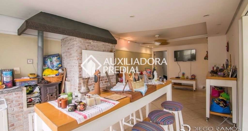 Casa em condomínio fechado com 4 quartos à venda na Avenida Assis Brasil, 1217, Passo da Areia, Porto Alegre
