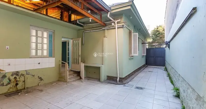 Casa com 3 quartos à venda na Rua Doutor Sebastião Leão, 179, Azenha, Porto Alegre