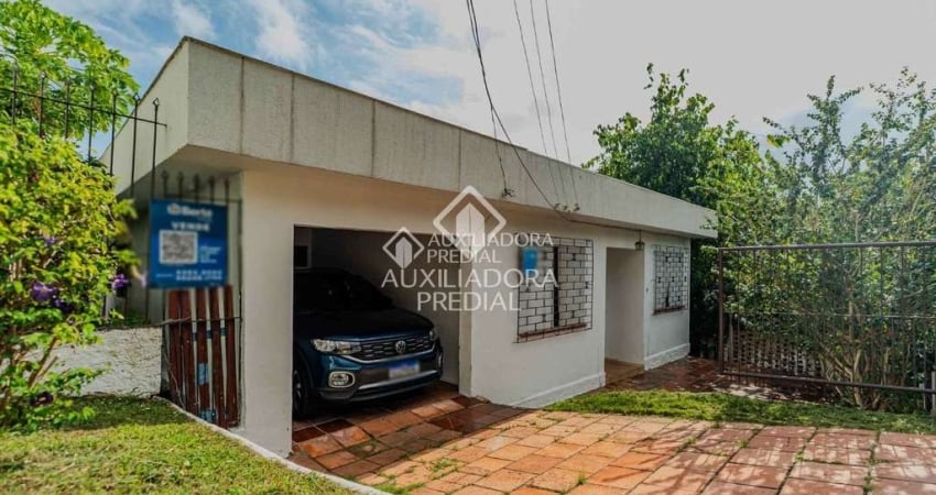 Casa com 3 quartos à venda na Rua Diamantina de Bittencourt Oliveira, 10, Nonoai, Porto Alegre