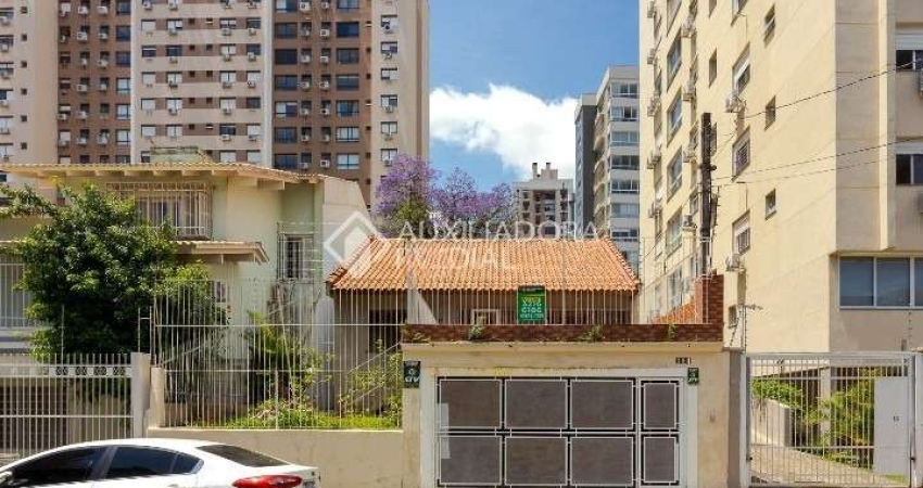 Casa com 3 quartos à venda na Rua Luiz Cosme, 104, Passo da Areia, Porto Alegre