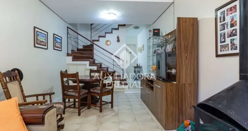 Casa em condomínio fechado com 3 quartos à venda na Avenida Arnaldo Bohrer, 184, Teresópolis, Porto Alegre