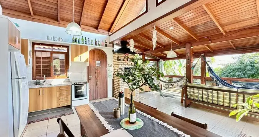 Casa com 3 quartos à venda na Laurindo José de Souza, 1, Barra da Lagoa, Florianópolis