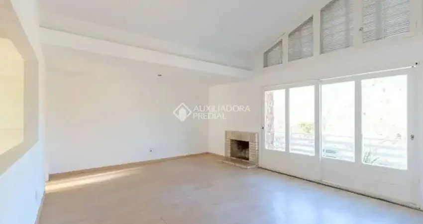 Casa com 3 quartos à venda na Rua Manauê, 76, Vila Assunção, Porto Alegre