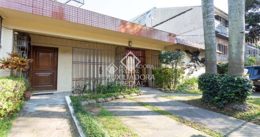 Casa com 7 quartos à venda na Rua Estácio de Sá, 332, Chácara das Pedras, Porto Alegre