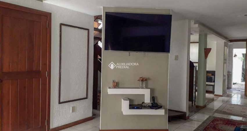 Casa com 3 quartos à venda na Rua Coronel Villagran Cabrita, 265, Partenon, Porto Alegre