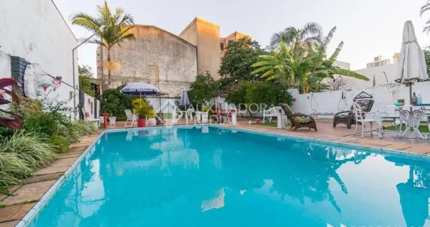 Casa com 4 quartos à venda na Rua Matias José Bins, 739, Três Figueiras, Porto Alegre