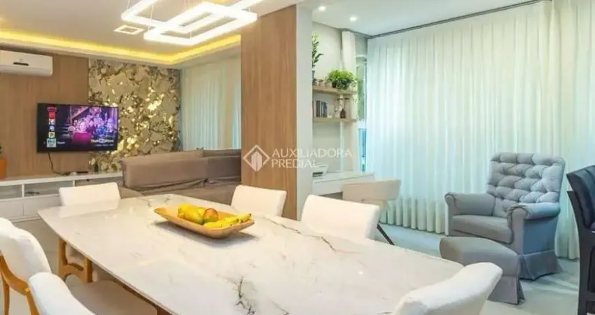 Apartamento com 3 quartos à venda na Rua 238, 330, Meia Praia, Itapema