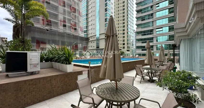 Apartamento com 3 quartos à venda na Rua 236, 309, Meia Praia, Itapema