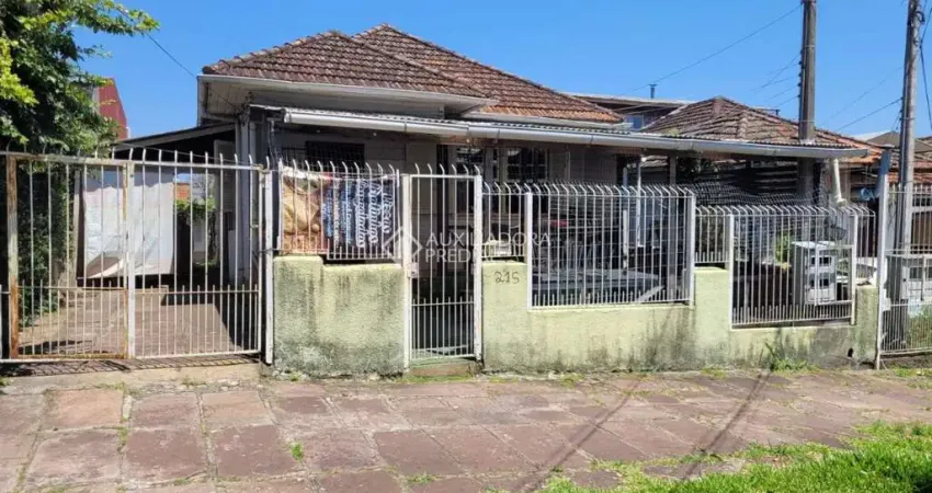 Casa com 3 quartos à venda na Avenida Doutor Alberto Vianna Rosa, 215, Morro Santana, Porto Alegre