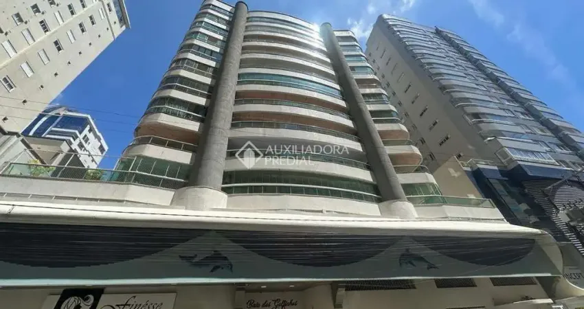 Apartamento com 4 quartos à venda na Rua 222, 184, Meia Praia, Itapema