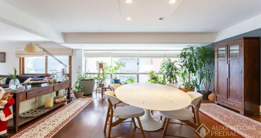 Apartamento com 3 quartos à venda na Avenida Coronel Lucas de Oliveira, 600, Petrópolis, Porto Alegre