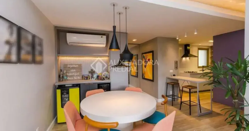 Apartamento com 3 quartos à venda na Avenida da Cavalhada, 5730, Cavalhada, Porto Alegre