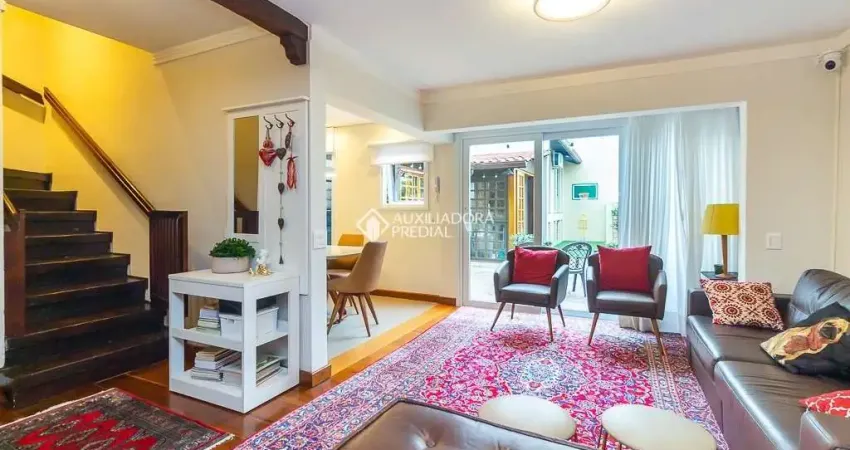 Casa em condomínio fechado com 4 quartos à venda na Avenida Cai, 303, Cristal, Porto Alegre