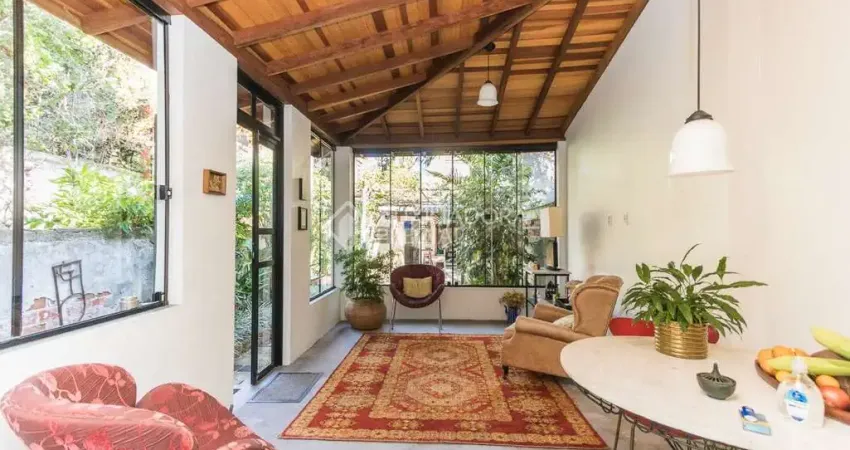 Casa em condomínio fechado com 3 quartos à venda na Rua Almirante Barroso, 305, Floresta, Porto Alegre