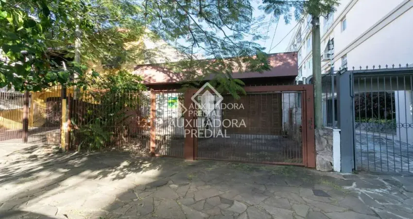 Casa com 3 quartos à venda na Avenida Bagé, 287, Petrópolis, Porto Alegre