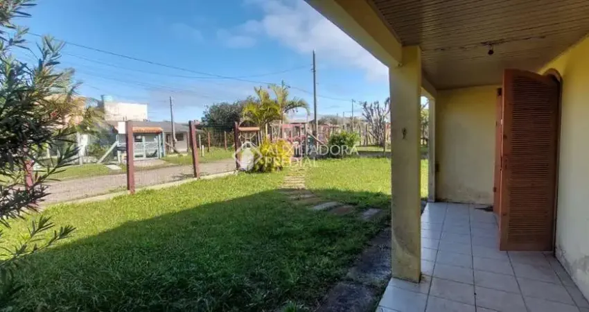 Casa com 2 quartos à venda na Santa Cruz, 632, Praia Do Magistério, Balneário Pinhal