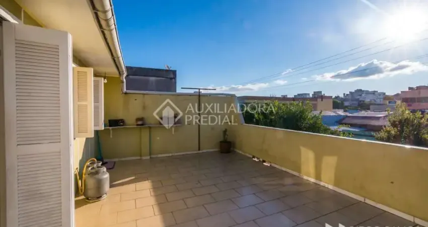 Casa em condomínio fechado com 4 quartos à venda na Rua Doutor Sebastião Leão, 261, Azenha, Porto Alegre