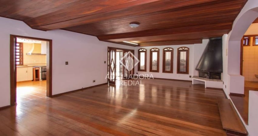 Casa com 4 quartos à venda na Rua Doutor João Simplício Alves de Carvalho, 527, Vila Ipiranga, Porto Alegre
