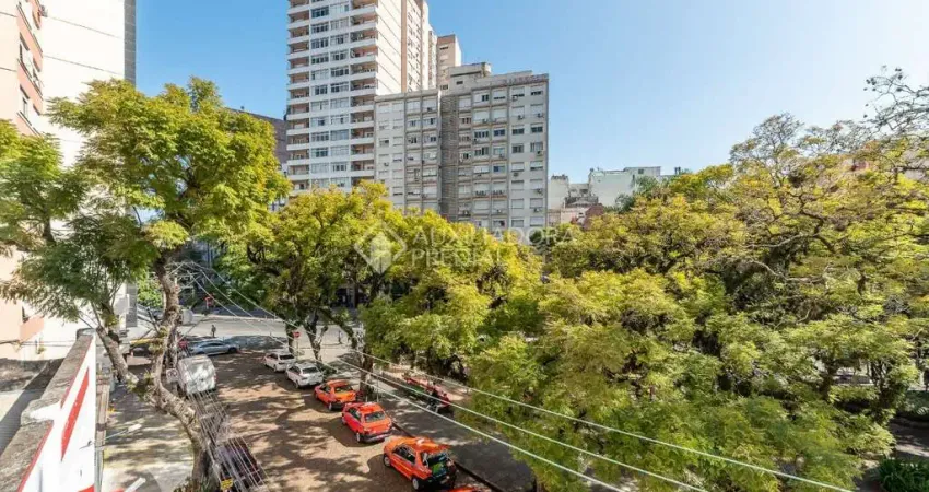 Apartamento com 3 quartos à venda na Rua Coronel Genuino, 310, Centro Histórico, Porto Alegre