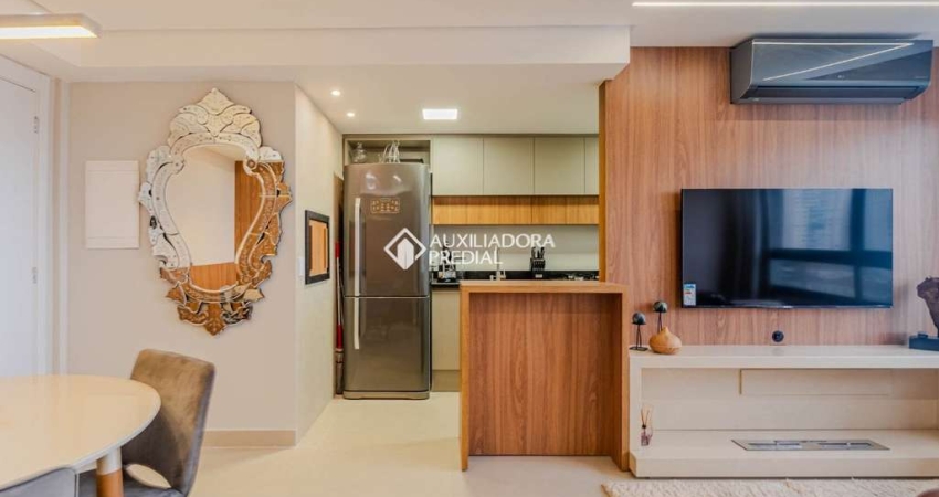 Apartamento com 2 quartos à venda na Rua Cipó, 392, Passo da Areia, Porto Alegre
