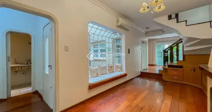 Casa em condomínio fechado com 3 quartos à venda na Rua Miguel Tostes, 706, Rio Branco, Porto Alegre