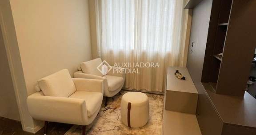 Apartamento com 2 quartos à venda na Alameda Três de Outubro, 15, Sarandi, Porto Alegre
