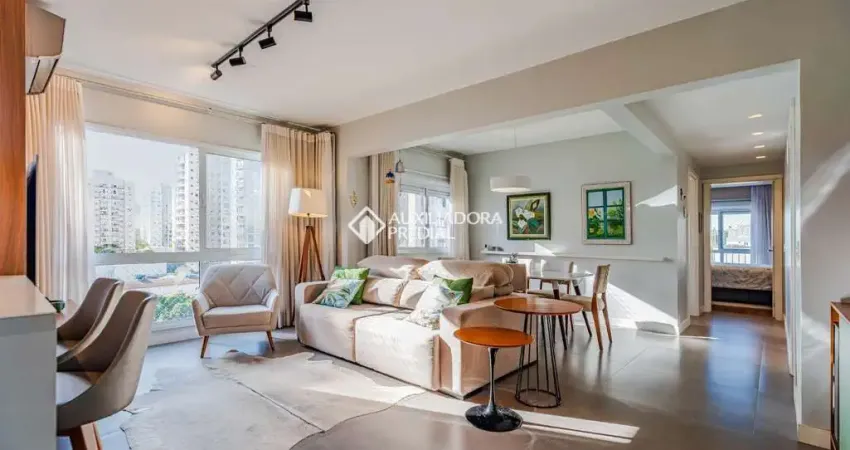 Apartamento com 3 quartos à venda na Rua Bezerra de Menezes, 623, Passo da Areia, Porto Alegre